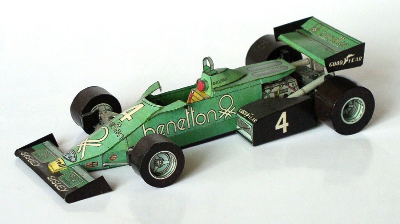 Papierový model Formula F1 Tyrrell 011-B