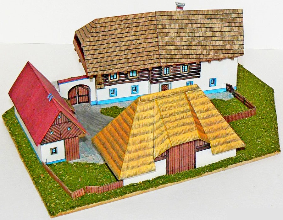 Papierový model Špýcharový dvorec z Pošumaví