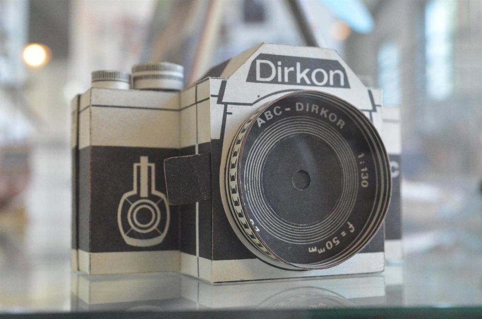 Papierový model Fotoaparát Dirkon