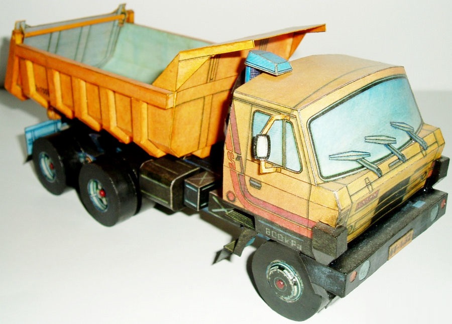 Papierový model Tatra 815 S1