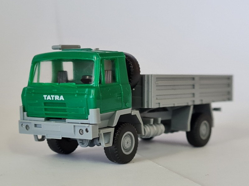 Igra Model 1:87 - Tatra 815 Valník