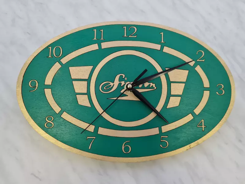 Nástenné drevené hodiny z logom Simson zeleno-zlatá