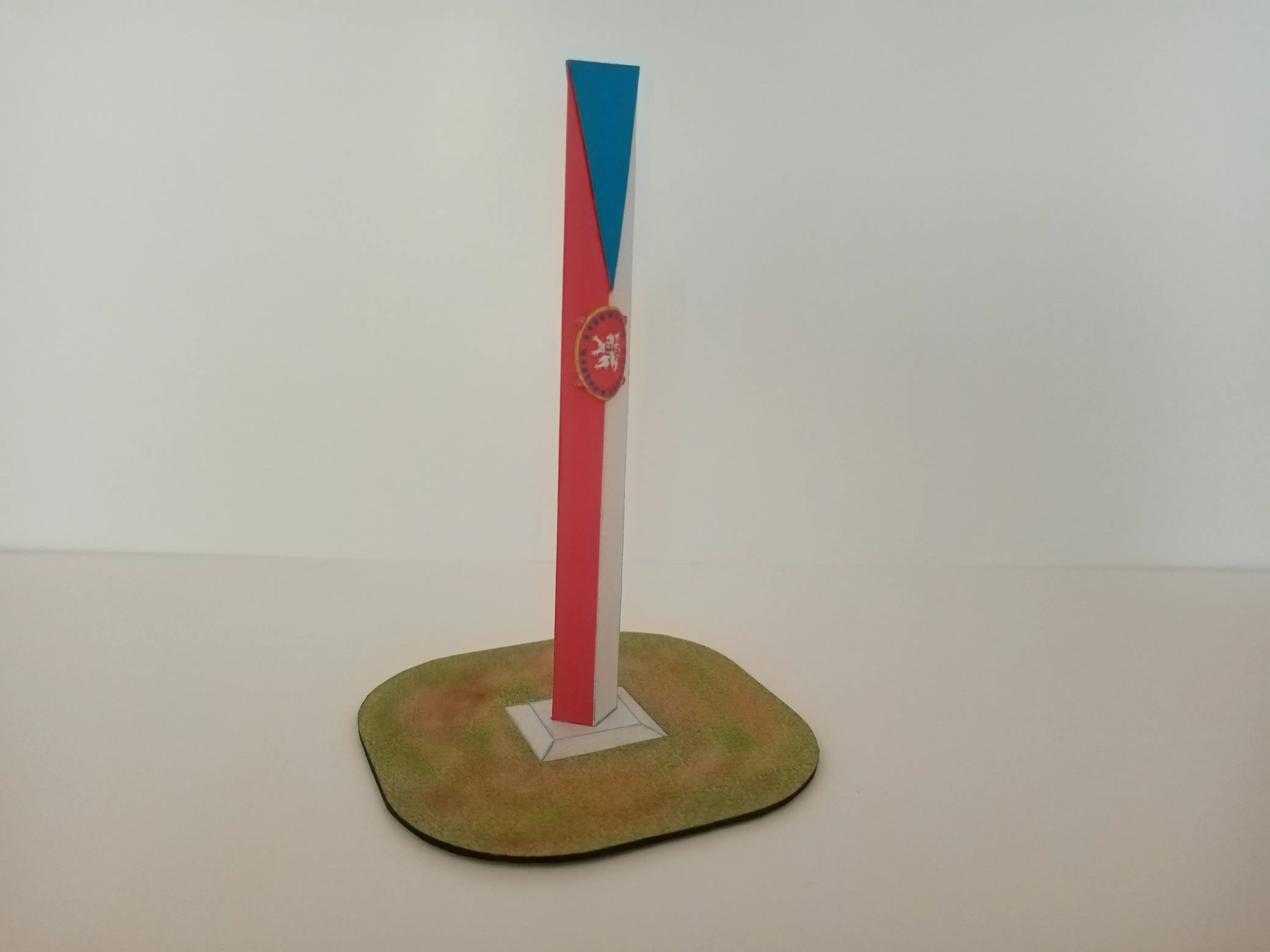 Papierový model - ČESKOSLOVENSKÝ HRANIČNÝ STĹP, 1:35