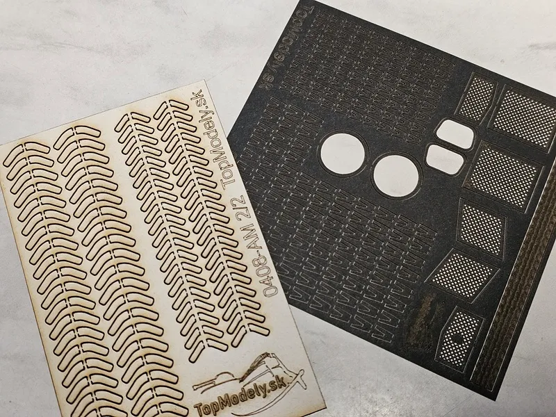Laserom rezaný doplnok - Sada dezénov k Fortschritt ZT 303 + mriežky motora od Agromodels