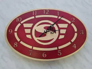 Nástenné drevené hodiny z logom Simson S zlato-červená KAZ