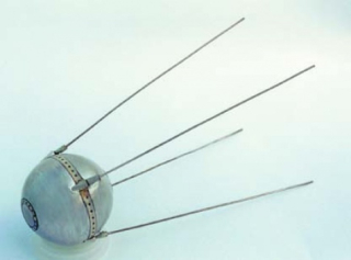 Papierový model Družica Sputnik 1