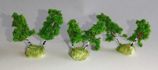 Stromček Breza dvojkmeň zelený 4cm 1ks