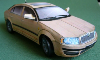 Papierový model Škoda SuperB I. 2002