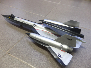 Blackbird SR-71 with Drone, 1:72